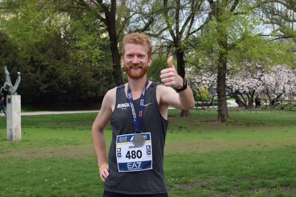 Milaan marathon 2018 met medaille Jeroen van Aken