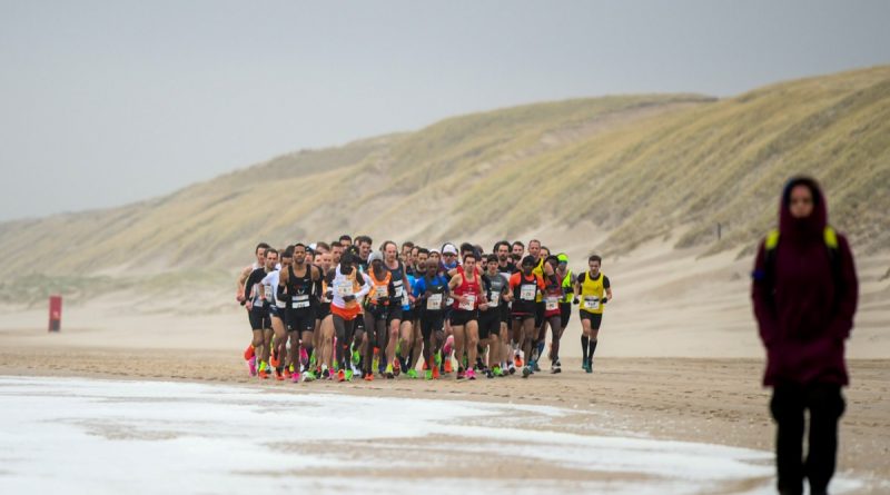 Kopgroep bij de halve marathon van Egmond 2020